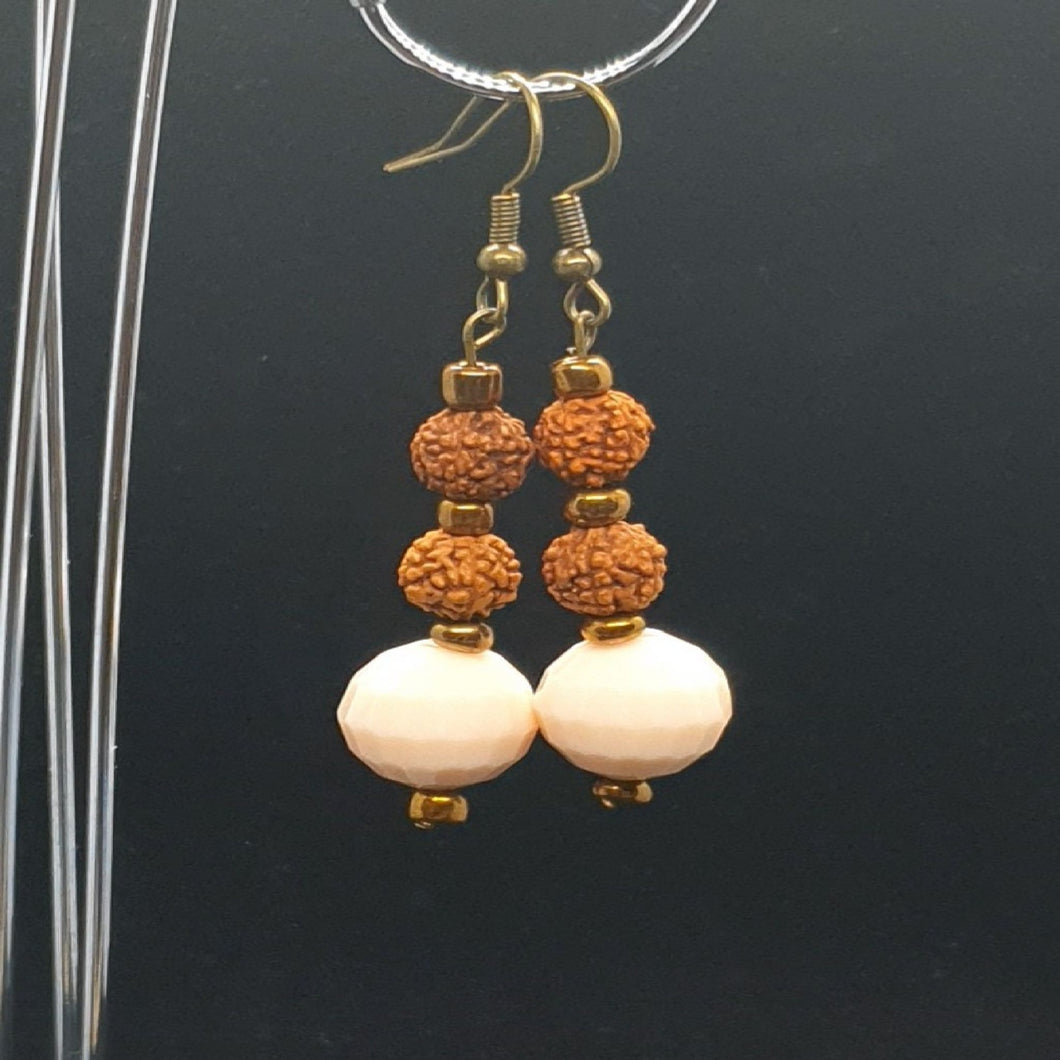 Australian Made Up-cycled
Vintage Creme and walnut duo Earrings